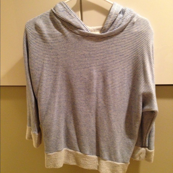 striped sweatshirt/hooded shirt