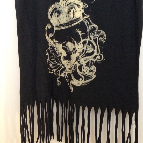 Skull queen crop top - Picture 2 of 3