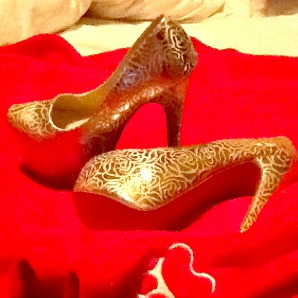 High heels with gold detail RESERVED