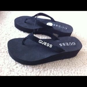 NEW Black guess sandals.
