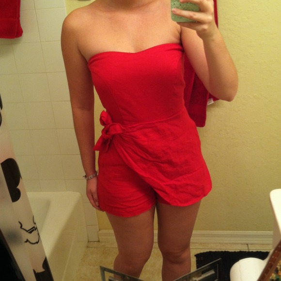 $12 TODAY! Stunning Red Forever 21 romper! :) - Picture 4 of 4