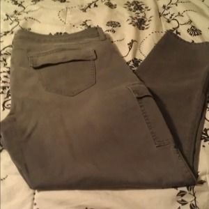 💢Sold💢Grey American Eagle Cargo Jeggings