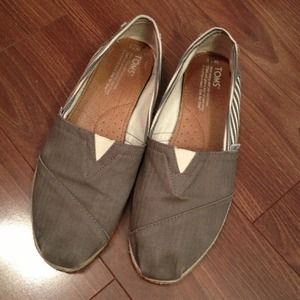 Toms