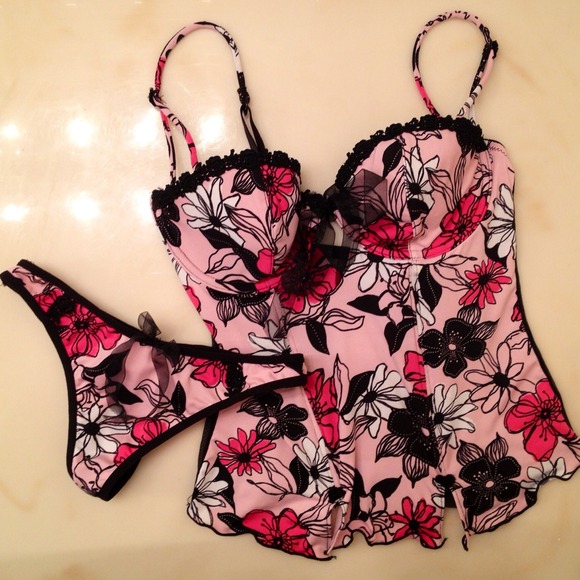 Gorgeous lingerie set! NWOT