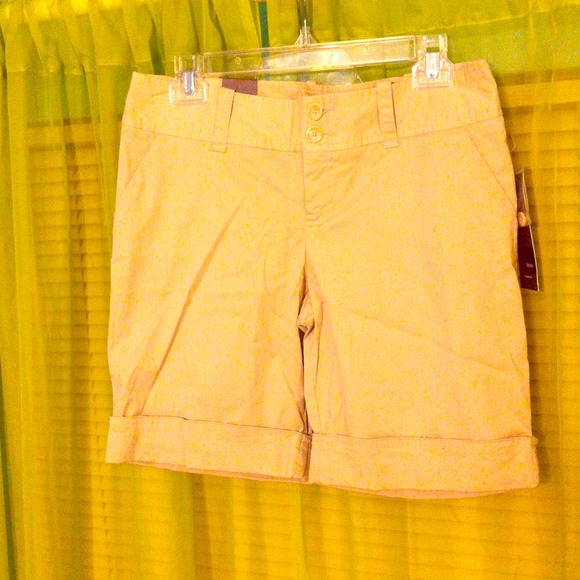 Khaki Bermuda shorts