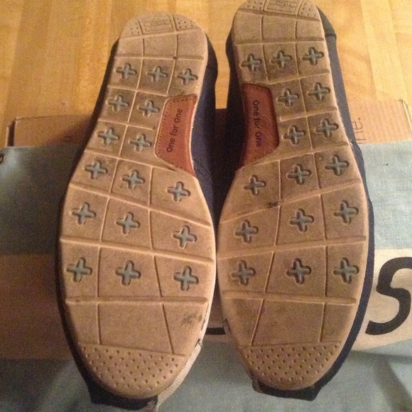 Toms - Picture 4 of 4