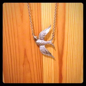 🚫SOLD🚫- Silver Swallow necklace