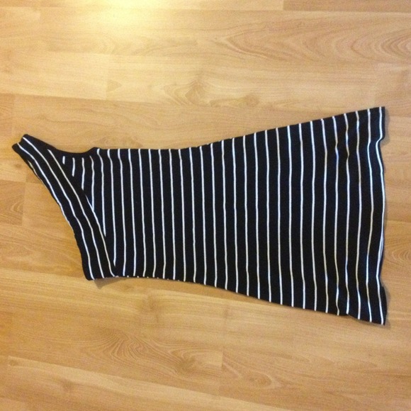 ❤️SOLD❤️Brandy Melville One Shoulder Dress - Picture 2 of 3