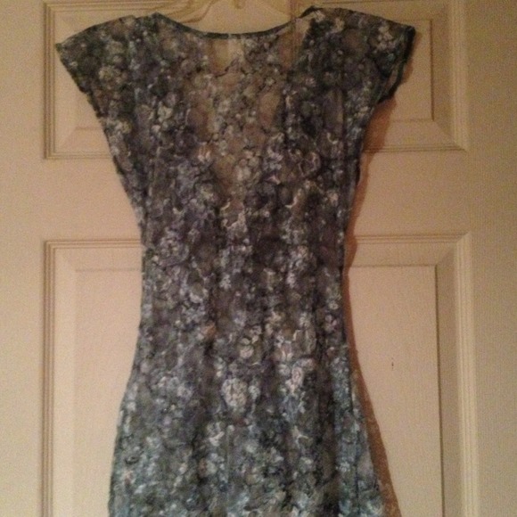 Maurices Turquoise and white lace top - Picture 3 of 3