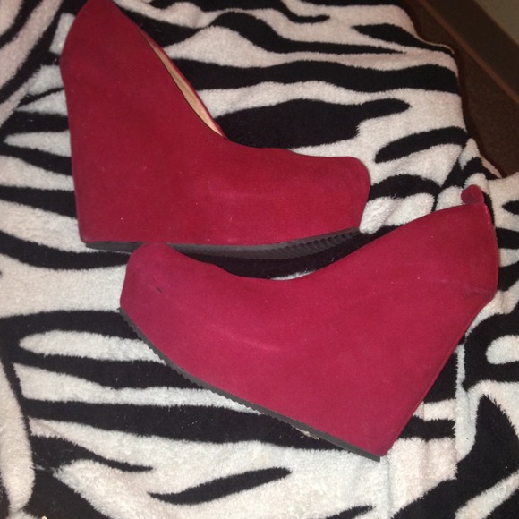 Red wedge