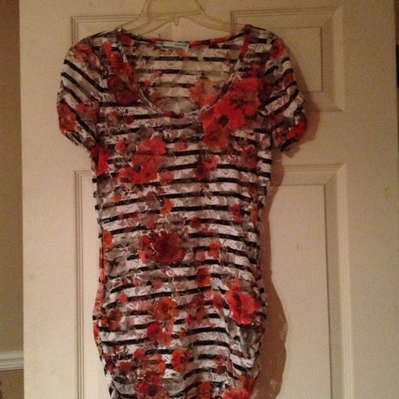 Lacey sheer floral top - Picture 1 of 3