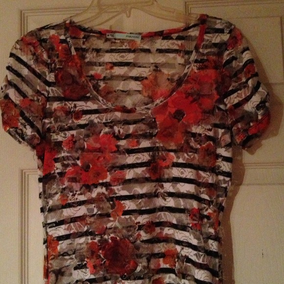 Lacey sheer floral top - Picture 2 of 3