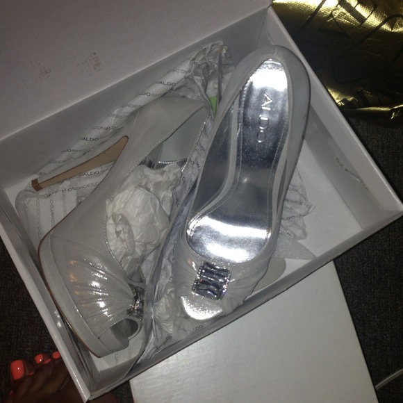 Pumps - Picture 2 of 2