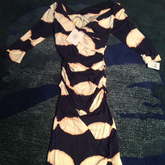 Diane Von Furstenberg three quarters dress - Picture 1 of 2