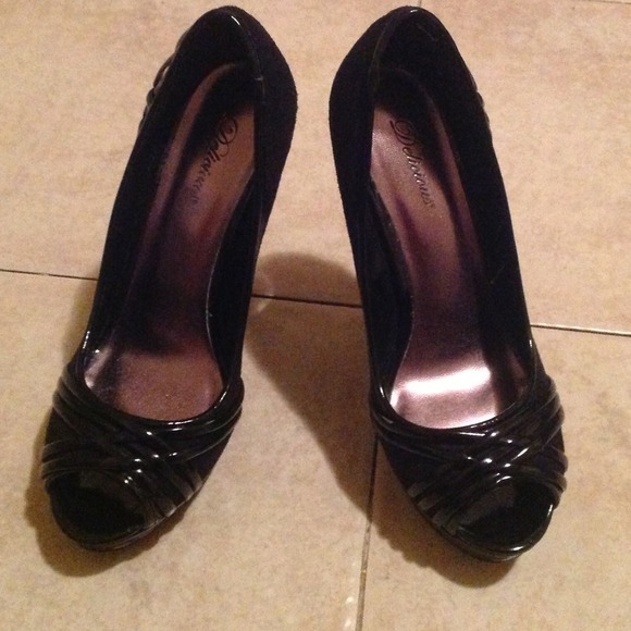 Delicious Black Open Toe Platform Pumps Size 7 1/2 - Picture 2 of 4