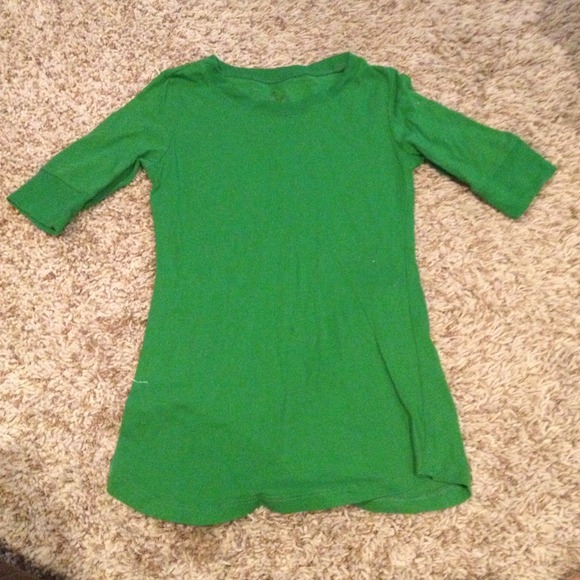 Green three quarter sleeve top