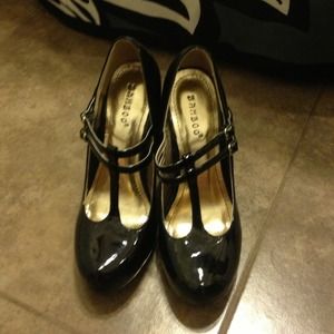 Never worn Bamboo heels.