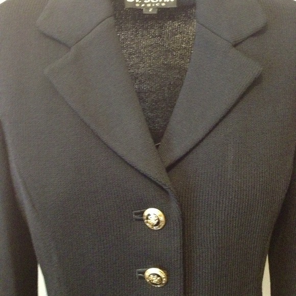 **SOLD** John Basics  Black Blazer Size 2 f. - Picture 1 of 4