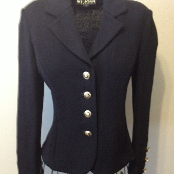**SOLD** John Basics Black Blazer Size 2 f. - Picture 2 of 4