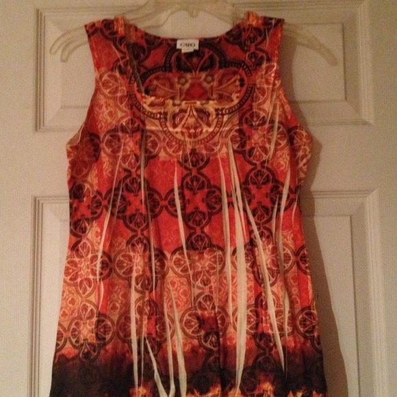 A tank and two quarter length sleeve tops - Picture 2 of 4