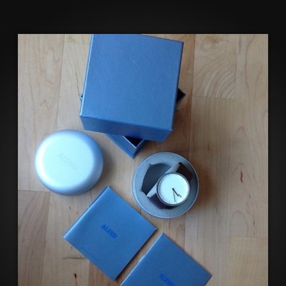Alessi Unisex Watch, oh so clean lines with tags! - Picture 2 of 4