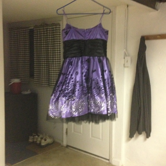 Cute party dress!💜🎀💖 - Picture 2 of 4