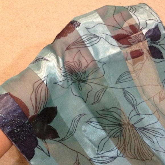 Scarf - Picture 4 of 4