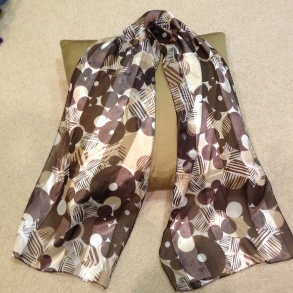 Scarf - Picture 2 of 3