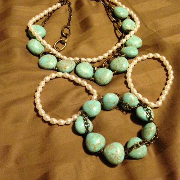Turquoise necklace and bracelet