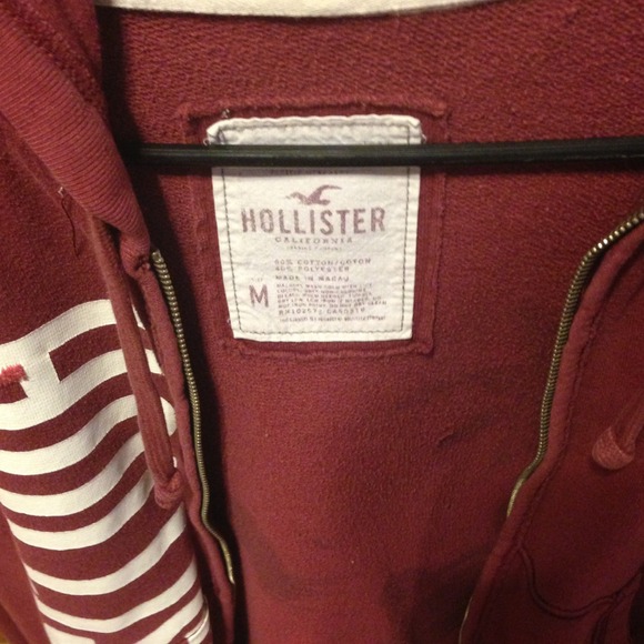 Maroon Hollister jacket. - Picture 3 of 4