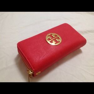 Gorgeous wallet/wristlet!