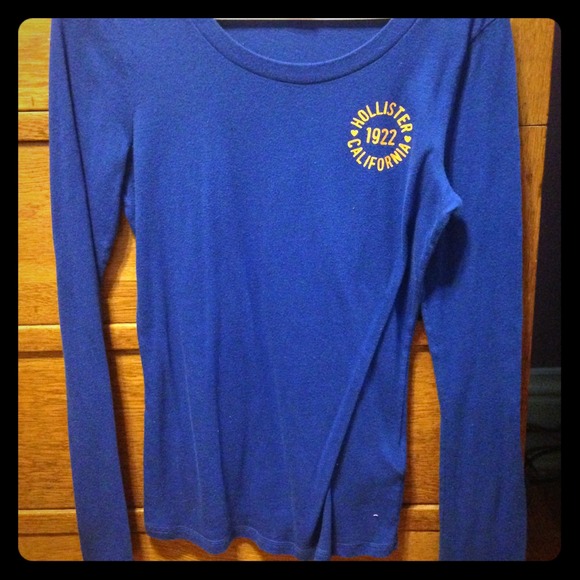 Hollister long sleeve top. - Picture 1 of 3