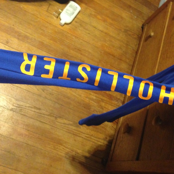 Hollister long sleeve top. - Picture 2 of 3