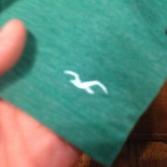 Green Hollister long sleeve deep v neck top. - Picture 3 of 4