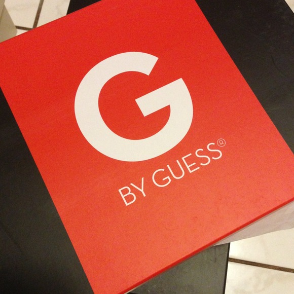 🎉Host Pick🎉Date Night Party 9/7/13 Guess  wedge - Picture 2 of 4