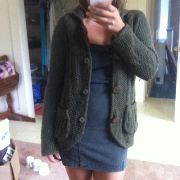 BUNDLED! REduced!! Olive green cardigan. - Picture 2 of 4