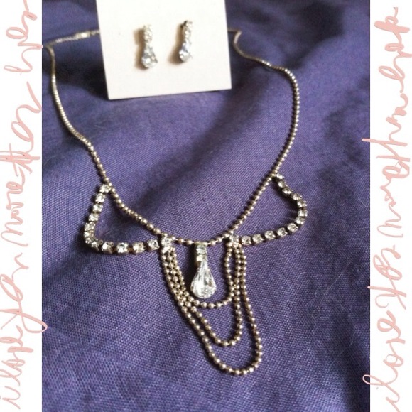 🎈Elegant cubic zirconia necklace and earrings🎈