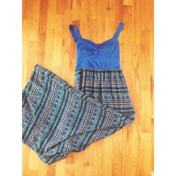 🎀Traded🎀 Blue Pattern Maxi Dress