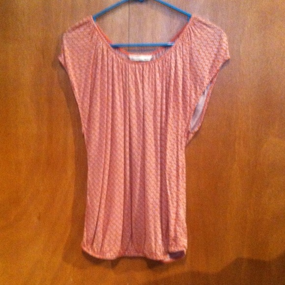 Never worn orange and grey top from Old Navy.
