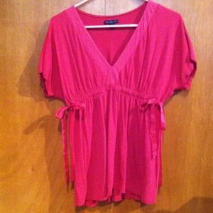 Pink American Eagle top.