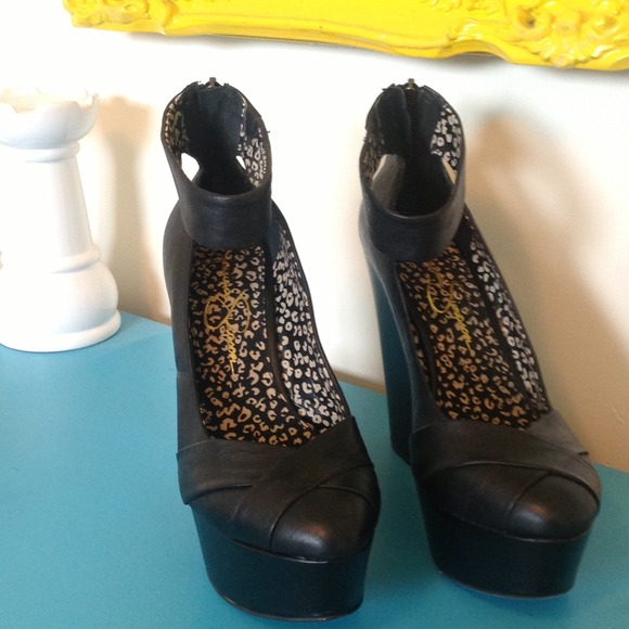 Jessica Simpson Black ankle strap wedges!!! SOLD!!