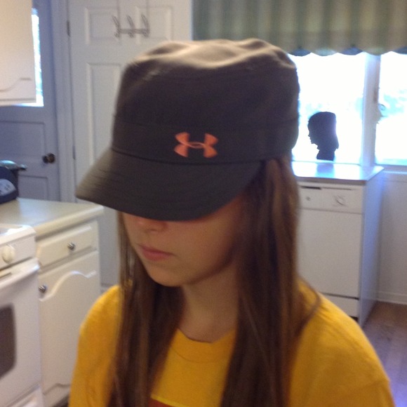 Under Armour  women's cadet hat
