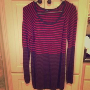 ⭐⭐SOLD⭐⭐Gap sweater, tunic length.