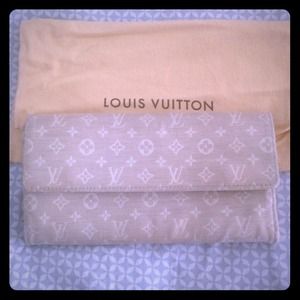 🚫SOLD 🚫Authentic Louis Vuitton wallet mini Lin