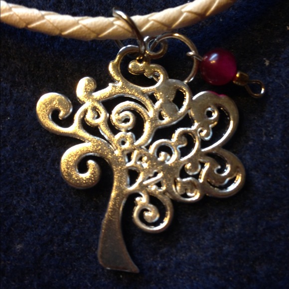 Sold Red Agate gemstone & tree of life necklace - Picture 3 of 4