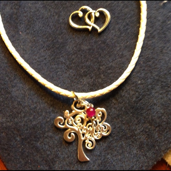 Sold Red Agate gemstone & tree of life necklace - Picture 4 of 4