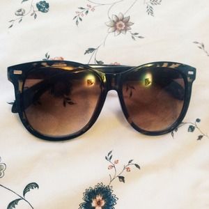 Urban Outfitters sunglasses