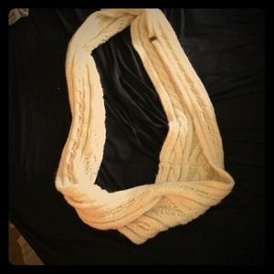 Cream cable knit Roxy scarf