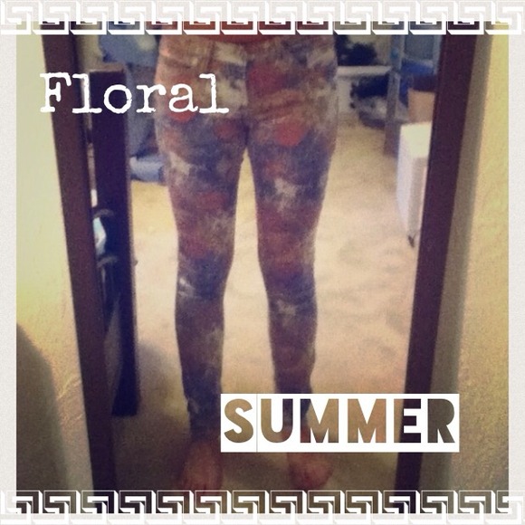 Floral skinny jeans!