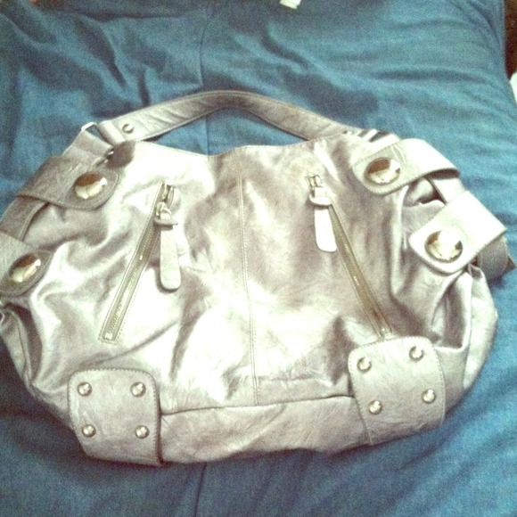 *LIKE NEW* NicoleLee metallic silver handbag